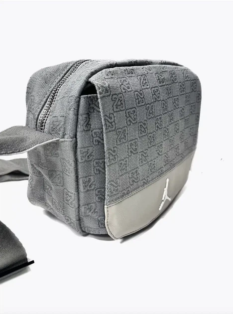 Сумка через плечо Jordan Monogram серого цвета. - изображение 5
