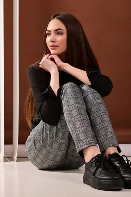 Штани жіночі No brand П753 сірі в клітинку розмір 29 - Фото 6 Штани жіночі No brand П753 сірі в клітинку розмір 29 - зображення 6