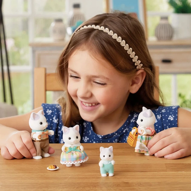 Ігровий набір Sylvanian Families Сім'я котів Лате (5738) Latte Cat Family 5738 - зображення 3
