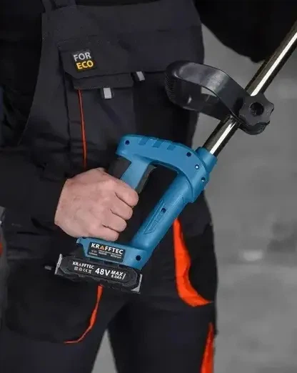 Набор садового инструмента Krafftec 48V 6Ah аккумуляторный триммер и мини пила сучкорез 2в1 с двумя аккумуляторами для кошения травы сорняков кустарников и обрезки веток - Фото 12 Набор садового инструмента Krafftec 48V 6Ah аккумуляторный триммер и мини пила сучкорез 2в1 с двумя аккумуляторами для кошения травы сорняков кустарников и обрезки веток - изображение 12