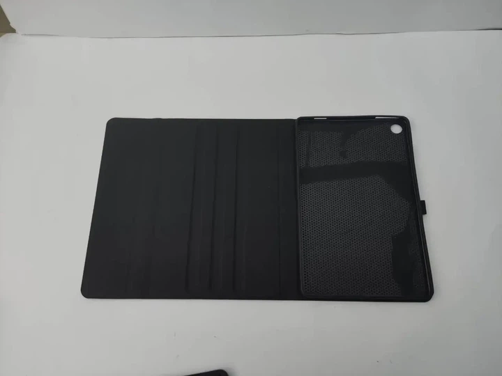 Чехол с клавиатурой и подсветкой для планшета Lenovo M10 Plus No name - Фото 3 Чехол с клавиатурой и подсветкой для планшета Lenovo M10 Plus No name - изображение 3