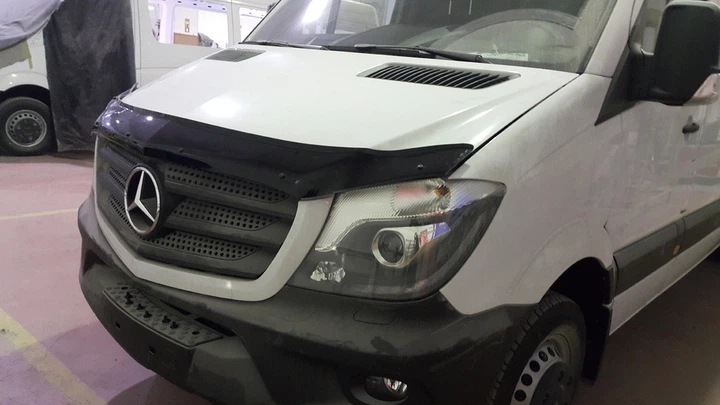 Дефлектор капоту Mercedes Sprinter 2013-2018 короткий EuroCap 5472K965 - зображення 2