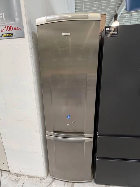 Холодильник Двухкамерный с нижней морозильной камерой Electrolux ENB39409X8 б/у - изображение 4