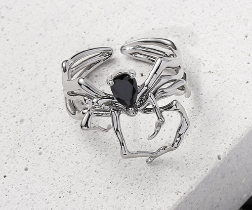 Кольцо Паук бижутерия Fashion Jewerly с черным камнем в стиле y2k, готика регулируемое, серебристое (SVS) - Фото 1 Кольцо Паук бижутерия Fashion Jewerly с черным камнем в стиле y2k, готика регулируемое, серебристое (SVS) - изображение 1