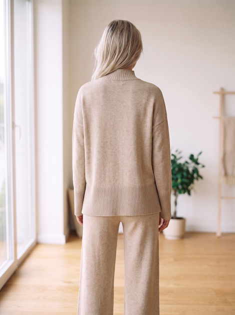 Теплий в'язаний костюм жіночий — гольф-светр oversize + брюки палаццо, капучино меланж S - Фото 4 Теплий в'язаний костюм жіночий — гольф-светр oversize + брюки палаццо, капучино меланж S - зображення 4