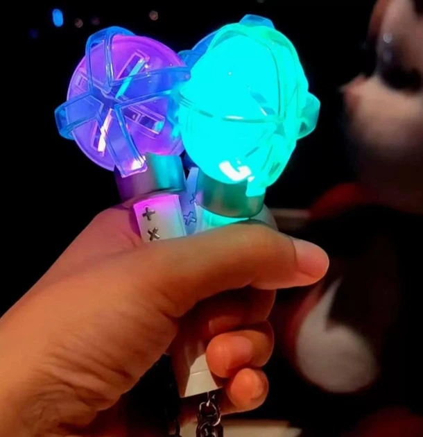 Лайтстик Ти Экс Ти Светящийся Брелок подвеска Lightstick TXT Ver.2 11см Tomorrow X Together Light stick Kpop мини формат - Фото 4 Лайтстик Ти Экс Ти Светящийся Брелок подвеска Lightstick TXT Ver.2 11см Tomorrow X Together Light stick Kpop мини формат - изображение 4