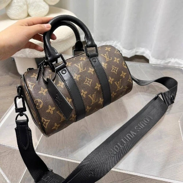Сумка Louis Vuitton Keepall коричневого кольору, через плече з ручками, коробка + пильник - Фото 1 Сумка Louis Vuitton Keepall коричневого кольору, через плече з ручками, коробка + пильник - изображение 1