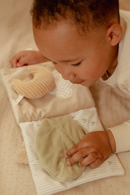 Duża książeczka aktywizująca Little Dutch Newborn Naturals LD8407 (8713291884076) - obraz 7