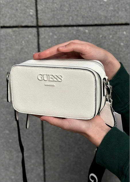 Женская прямоугольная сумка Guess 23705 кросс-боди белая - Фото 4 Женская прямоугольная сумка Guess 23705 кросс-боди белая - изображение 4