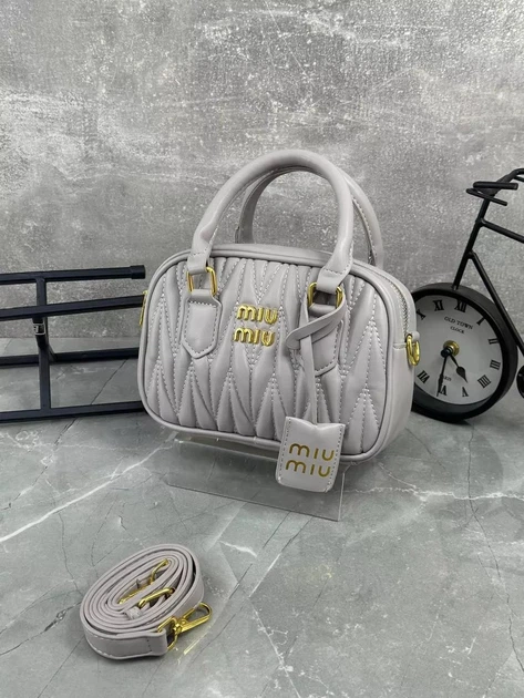 Жіноча сумка крос-боді Miu miu 18119 сіра - Фото 7 Жіноча сумка крос-боді Miu miu 18119 сіра - зображення 7