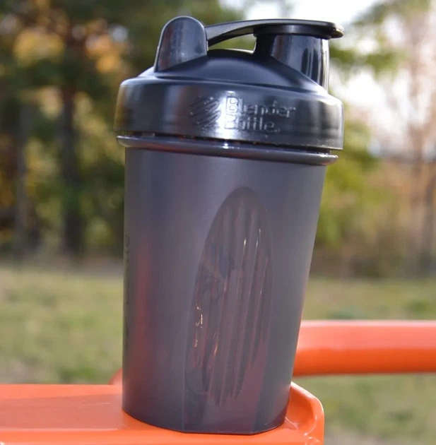 Шейкер спортивний BlenderBottle Original Classic 20oz/590ml Black (PP_Classic 20oz Black) - изображение 8
