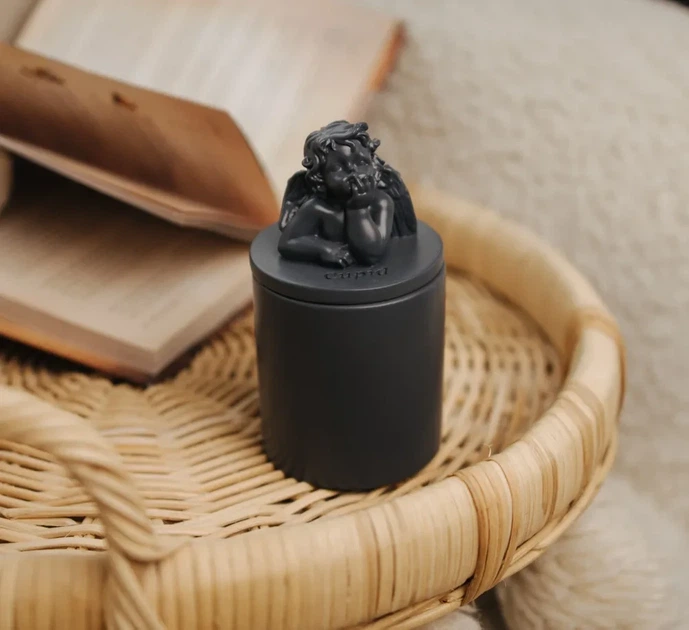 Аромасвічка CUPID SANTAL GRAFITE 100% WOOD WAX 165g 35h Гранд Презент NAC 1034GF - изображение 2