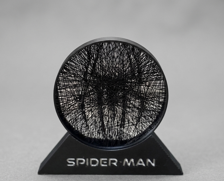 Статуэтка Spider Man Лого в струнах - Фото 1 Статуэтка Spider Man Лого в струнах - изображение 1