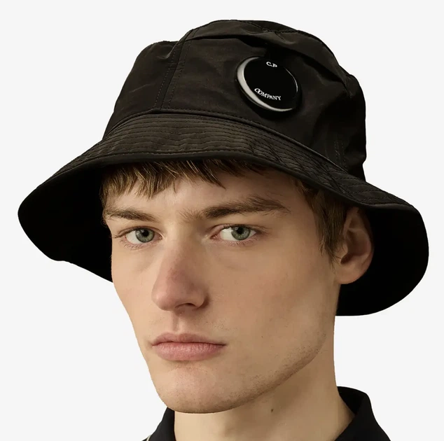 Водонепроницаемая панама C.P. Company с линзой и карманом, One Size (универсальный размер), унисекс, чёрного цвета. - изображение 3