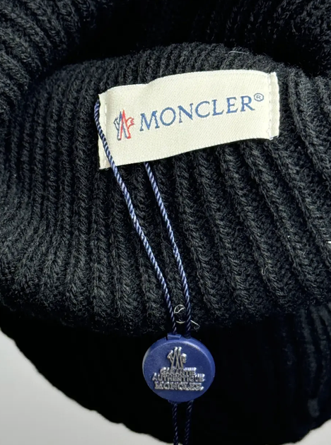 Шапка Moncler с прорезиненным логотипом черного цвета, One size (универсальный размер), Унисекс. - изображение 3