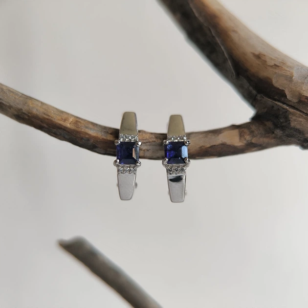 Срібні сережки з натуральним сапфіром 0.889ct, фіанітами (2213499) - зображення 2