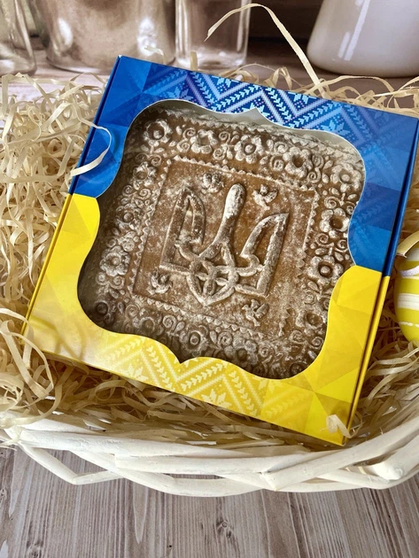 Пряник з начинкою DiPapa Герб України 15х15х3см 300г - Фото 2 Пряник з начинкою DiPapa Герб України 15х15х3см 300г - зображення 2