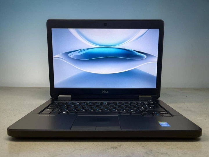 Ноутбук Dell Latitude E5440 / 14" (1366x768) TN / Intel Core i5-4310U (2 (4) ядер по 2.00 - 3 GHz) / 8 GB DDR3 / 120 GB SSD / Intel HD Graphics 4400 / WebCam б/у - Фото 3 Ноутбук Dell Latitude E5440 / 14" (1366x768) TN / Intel Core i5-4310U (2 (4) ядер по 2.00 - 3 GHz) / 8 GB DDR3 / 120 GB SSD / Intel HD Graphics 4400 / WebCam б/у - изображение 3