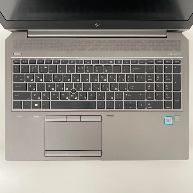 Мобильная рабочая станция Б-класс HP zBook 15 G5 / 15.6" (1920x1080) IPS / Intel Core i5-8300H (4 (8) ядра по 2.3 - 4.0 GHz) / 16 GB DDR4 / 256 GB SSD / nVidia Quadro P1000, 4 GB GDDR5, 256-bit / WebCam / Fingerprint б/у + Подарок Беспроводная мышь /USB - Фото 4 Мобильная рабочая станция Б-класс HP zBook 15 G5 / 15.6" (1920x1080) IPS / Intel Core i5-8300H (4 (8) ядра по 2.3 - 4.0 GHz) / 16 GB DDR4 / 256 GB SSD / nVidia Quadro P1000, 4 GB GDDR5, 256-bit / WebCam / Fingerprint б/у + Подарок Беспроводная мышь /USB - изображение 4