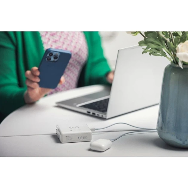 Многофункциональное зарядное устройство Forcell F-Energy 4в1 2 x USB A + USB C 15W + Power Bank 8000mAh + беспроводная зарядка White (5903396072475) - Фото 11 Многофункциональное зарядное устройство Forcell F-Energy 4в1 2 x USB A + USB C 15W + Power Bank 8000mAh + беспроводная зарядка White (5903396072475) - изображение 11