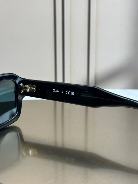 Солнцезащитные очки Ray-Ban RB4454 черные, серо-голубая линза, прямоугольные массивные, унисекс, - Фото 6 Солнцезащитные очки Ray-Ban RB4454 черные, серо-голубая линза, прямоугольные массивные, унисекс, - изображение 6