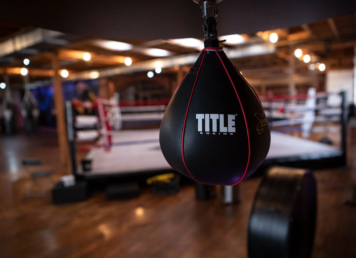 Пневмогруша боксерська TITLE Boxing Gyro Balanced Leather Speed Bag Black / M - изображение 4