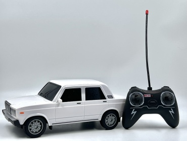 Радиоуправляемая машинка Lada ВАЗ 2107 1:12 на пульте управления, RC модель автомобиля, свет фар, аккумулятор, USB зарядка - изображение 4