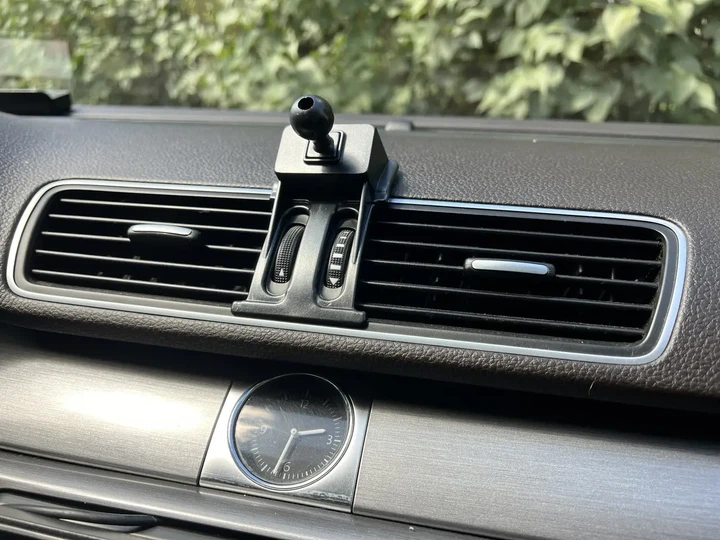 Комплект держателя для Volkswagen Passat B6, B7, CC, NMS (базовая основа + магнитный держатель). Держатель для Volkswagen. - изображение 5