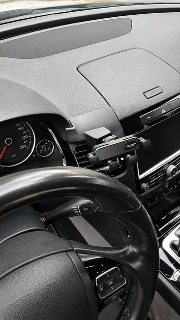 Тримач телефону для Volkswagen Touareg 2011-2018 (Комлект: основа для панелі Volkswagen Touareg + тримач гравітаційни Little One). - зображення 6