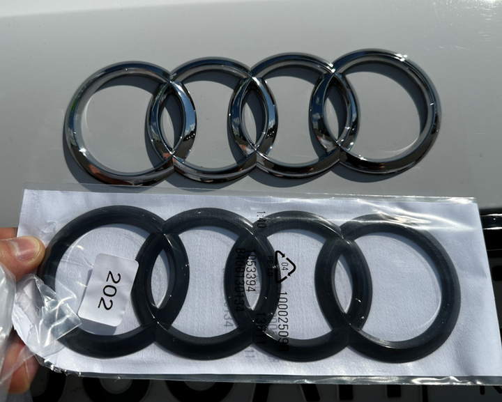 AUDI Ауди Эмблема задняя на крышку багажника 202 мм audi A4 (B9), A5 (F5), A6 (C8), A7 (C8) Q8 цвет черный глянец - Фото 5 AUDI Ауди Эмблема задняя на крышку багажника 202 мм audi A4 (B9), A5 (F5), A6 (C8), A7 (C8) Q8 цвет черный глянец - изображение 5