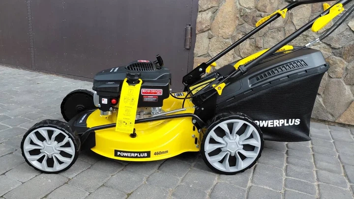 Бензинова самохідна газонокосарка Powerplus POWXG60241 150 см³ 2,6 кВт 46 см 7 рівнів травозбірник 55 л - зображення 4