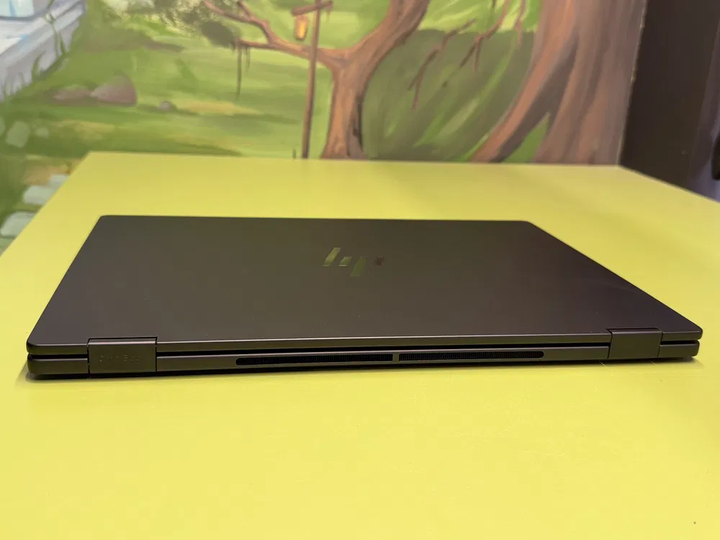 Ультрабук-трансформер HP OmniBook X Flip x360 / 16" (1920x1200) IPS Touch / Intel Core Ultra 5 226V (8 ядер по 2.1 - 4.5 GHz) / 16 GB DDR5 / 512 GB SSD / Intel Arc 130V GPU / WebCam - Б/В - Фото 4 Ультрабук-трансформер HP OmniBook X Flip x360 / 16" (1920x1200) IPS Touch / Intel Core Ultra 5 226V (8 ядер по 2.1 - 4.5 GHz) / 16 GB DDR5 / 512 GB SSD / Intel Arc 130V GPU / WebCam - Б/В - зображення 4