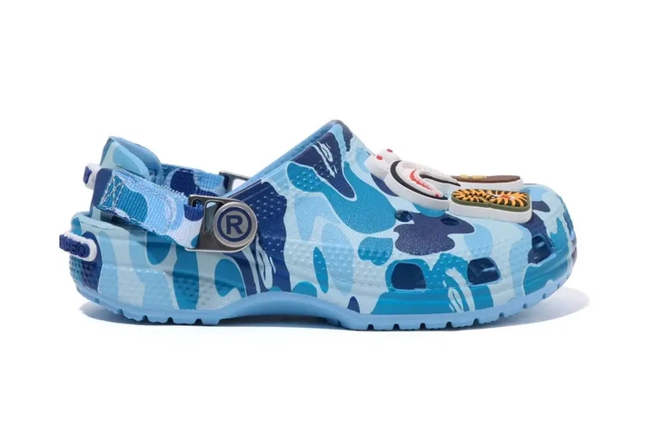 Кроксы BAPE, BAPE® X-CROCS - CLOG, унисекс (36–37) в синем цвете. - изображение 3