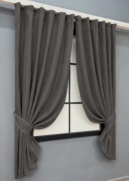 Комплект коротких штор VR-Textil Микровелюр Petek YL №1711ш Темно-серый 130х170 см 2 шт (35-0456) - Фото 2 Комплект коротких штор VR-Textil Микровелюр Petek YL №1711ш Темно-серый 130х170 см 2 шт (35-0456) - изображение 2