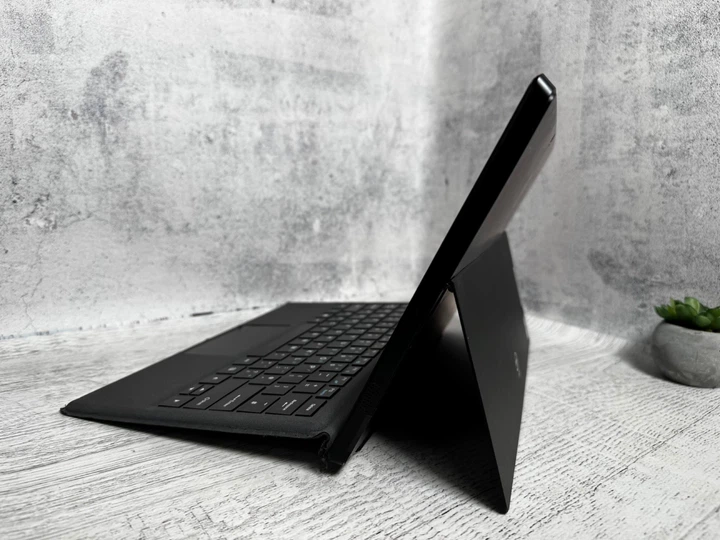 Ноутбук планшет 2 в 1 12" Touch | Windows | Intel Atom x5 | 4GB | SSD 60 GB | Для навчання | з клавіатурою Linx LINX12V64EDU - Б/У - Фото 6 Ноутбук планшет 2 в 1 12" Touch | Windows | Intel Atom x5 | 4GB | SSD 60 GB | Для навчання | з клавіатурою Linx LINX12V64EDU - Б/У - изображение 6