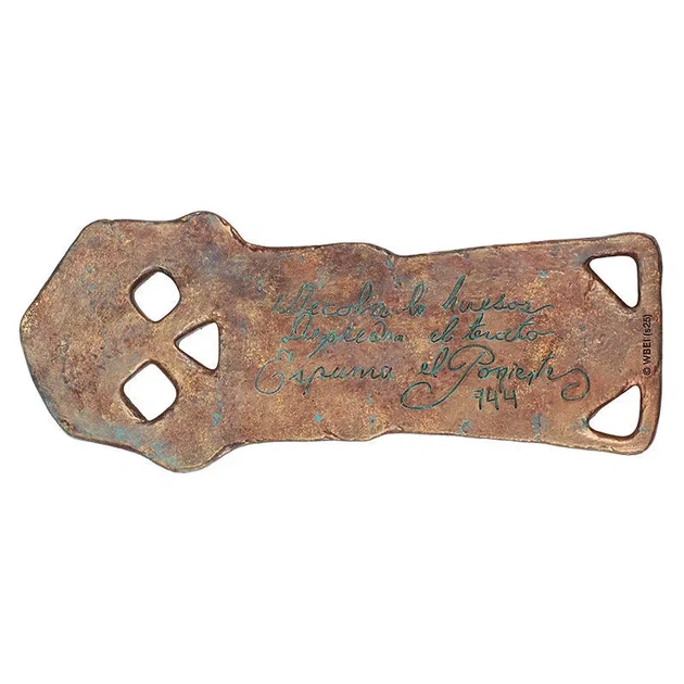 Колекційна репліка кістяного ключа SD Toys The Goonies Bone Wrench Срібляста (8436546896463) - зображення 2
