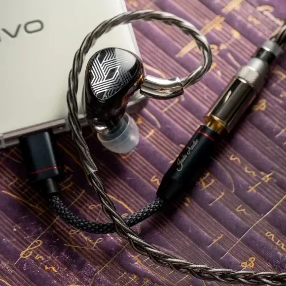 FiiO JA11 Black (DAC/Amp, 3.5mm) — компактний ЦАП із підсилювачем для навушників, підтримка Hi-Res Audio, потужність 130 мВт@32 Ом - Фото 4 FiiO JA11 Black (DAC/Amp, 3.5mm) — компактний ЦАП із підсилювачем для навушників, підтримка Hi-Res Audio, потужність 130 мВт@32 Ом - зображення 4