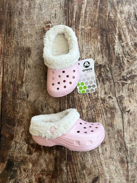 Дитячі крокси для дівчинки Crocs Mammoth Lined Clog Cotton Candy Pink (22/23, рожевий) - Фото 6 Дитячі крокси для дівчинки Crocs Mammoth Lined Clog Cotton Candy Pink (22/23, рожевий) - изображение 6