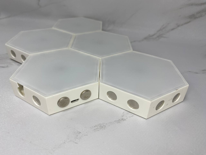 Б/В Модульний сенсорний світильник Hexagon RGB: Креативне геометричне світло для вашого інтер'єру - зображення 4