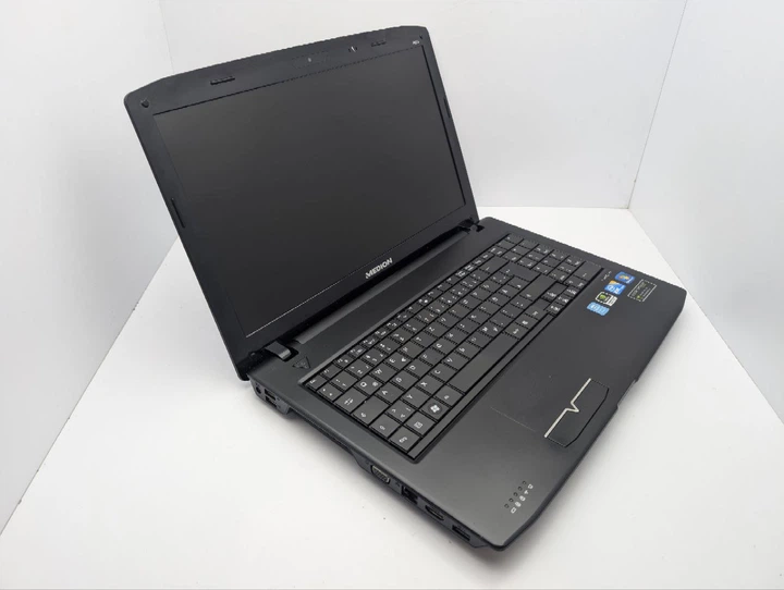 Ноутбук Medion Akoya P6624/ intel i3-370M/6GB-DDR3/320GB-HDD/nVIDIA GeForce GT 425M 1gb/15.6" HD LED Б/В - Фото 5 Ноутбук Medion Akoya P6624/ intel i3-370M/6GB-DDR3/320GB-HDD/nVIDIA GeForce GT 425M 1gb/15.6" HD LED Б/В - изображение 5