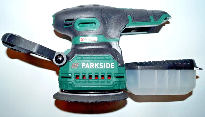 Эксцентриковая шлифовальная машина Parkside аккумуляторная 125 мм 3000 12000 об мин с аккумулятором 2А и зарядным устройством в чемодане для профессиональной деревообработки шлифовки поверхностей мебели и конструкций из дерева для эффективной обработки - изображение 5