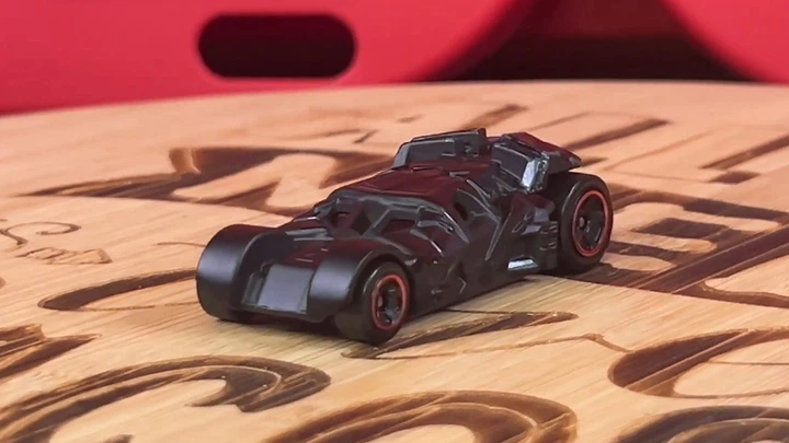 Машинка Базовая Hot Wheels DC Batman The Dark Knight Batmobile Batman 1:64 JJL13 Black - изображение 2