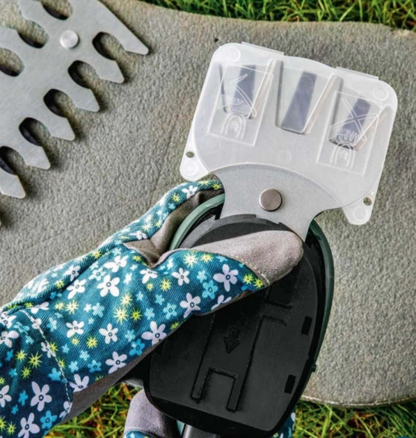 Акумуляторний кущоріз-ножиці Bosch EasyShear - Фото 5 Акумуляторний кущоріз-ножиці Bosch EasyShear - зображення 5