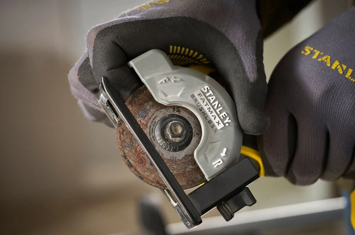 Пила многофункциональная бесщеточная STANLEY FatMax V20 диск 75 мм 500 Вт 20000 об/мин без АКБ и ЗУ SFMCM300B-XJ - Фото 8 Пила многофункциональная бесщеточная STANLEY FatMax V20 диск 75 мм 500 Вт 20000 об/мин без АКБ и ЗУ SFMCM300B-XJ - изображение 8
