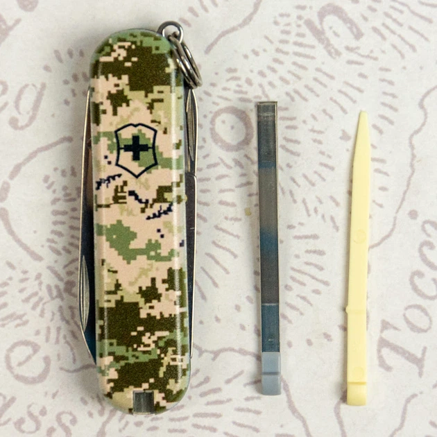 Ніж Victorinox Classic SD Colors Army Mat MM14 (1049-Vx06223.3_W3940pw) - зображення 9