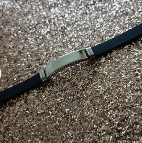 Силіконовий браслет з сріблястою фурніторою з нержавіючої сталі STEEL MARK - Фото 5 Силіконовий браслет з сріблястою фурніторою з нержавіючої сталі STEEL MARK - зображення 5