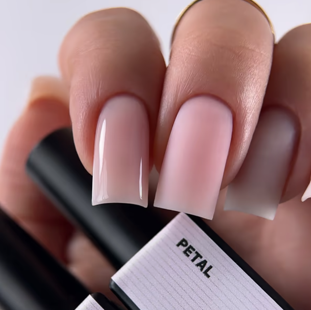 Топ камуфлирующий матовый Biblioteka Matte Cover Top №02 Petal Нежно-розовый 10 мл - Фото 2 Топ камуфлирующий матовый Biblioteka Matte Cover Top №02 Petal Нежно-розовый 10 мл - изображение 2