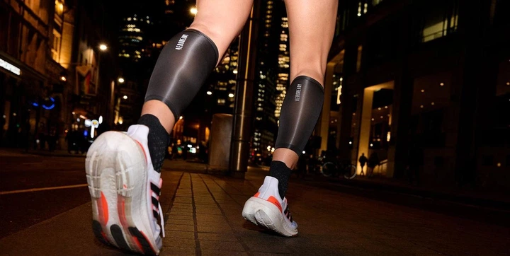 Компресійні накладки на литки Adidas Climacool Compression Calf Sleeve чорний L/XL - Фото 7 Компресійні накладки на литки Adidas Climacool Compression Calf Sleeve чорний L/XL - зображення 7