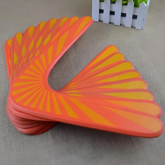 Деревянный бумеранг. Бумеранг из липы. Оранжевый бумеранг. Wooden boomerang - изображение 4