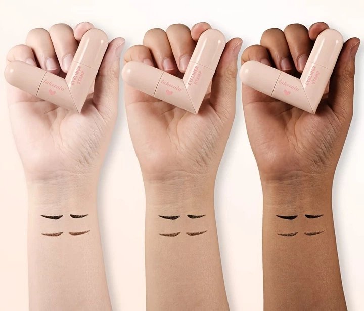 Водостійка підводка-штамп для очей Eyeliner Stamp двостороння Чорна - Фото 9 Водостійка підводка-штамп для очей Eyeliner Stamp двостороння Чорна - изображение 9